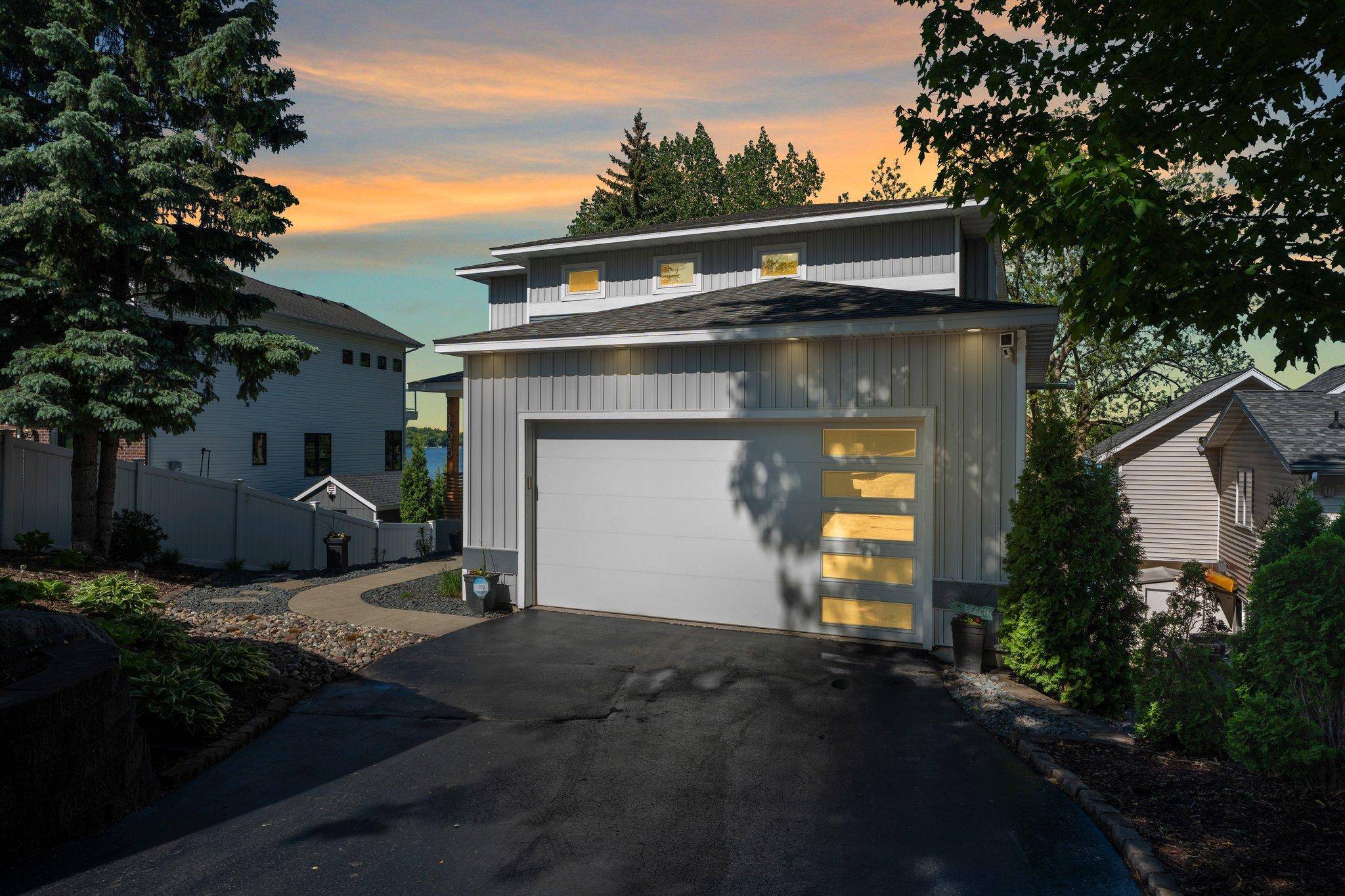 Prior Lake, MN 55372,16030 Eagle Creek AVE SE