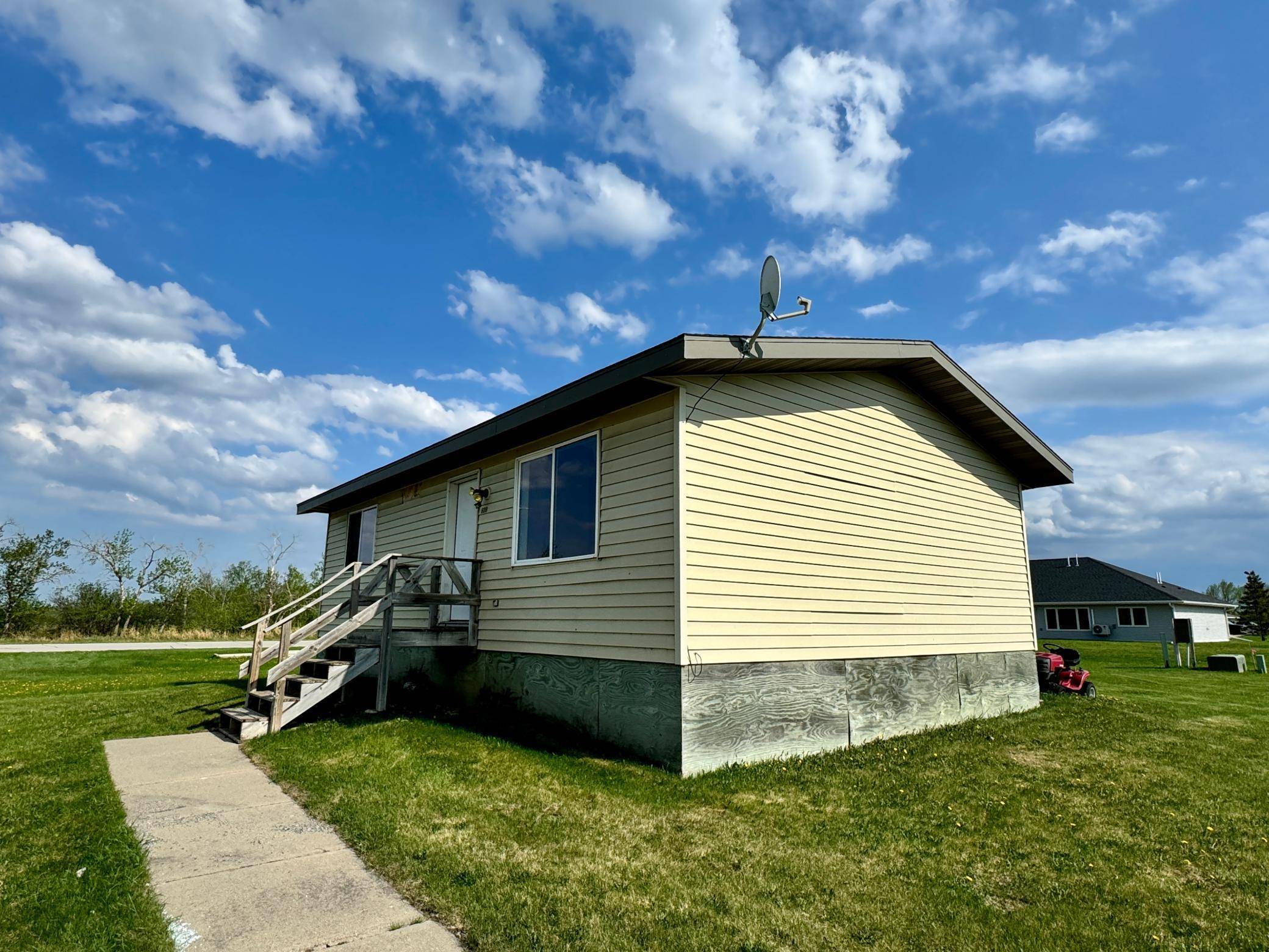 Warroad, MN 56763,608 Garfield ST SE