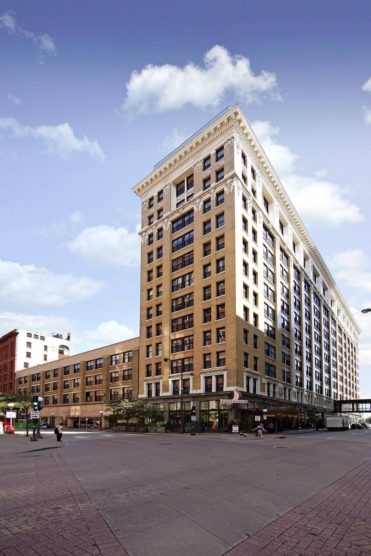 Saint Paul, MN 55102,350 Saint Peter ST