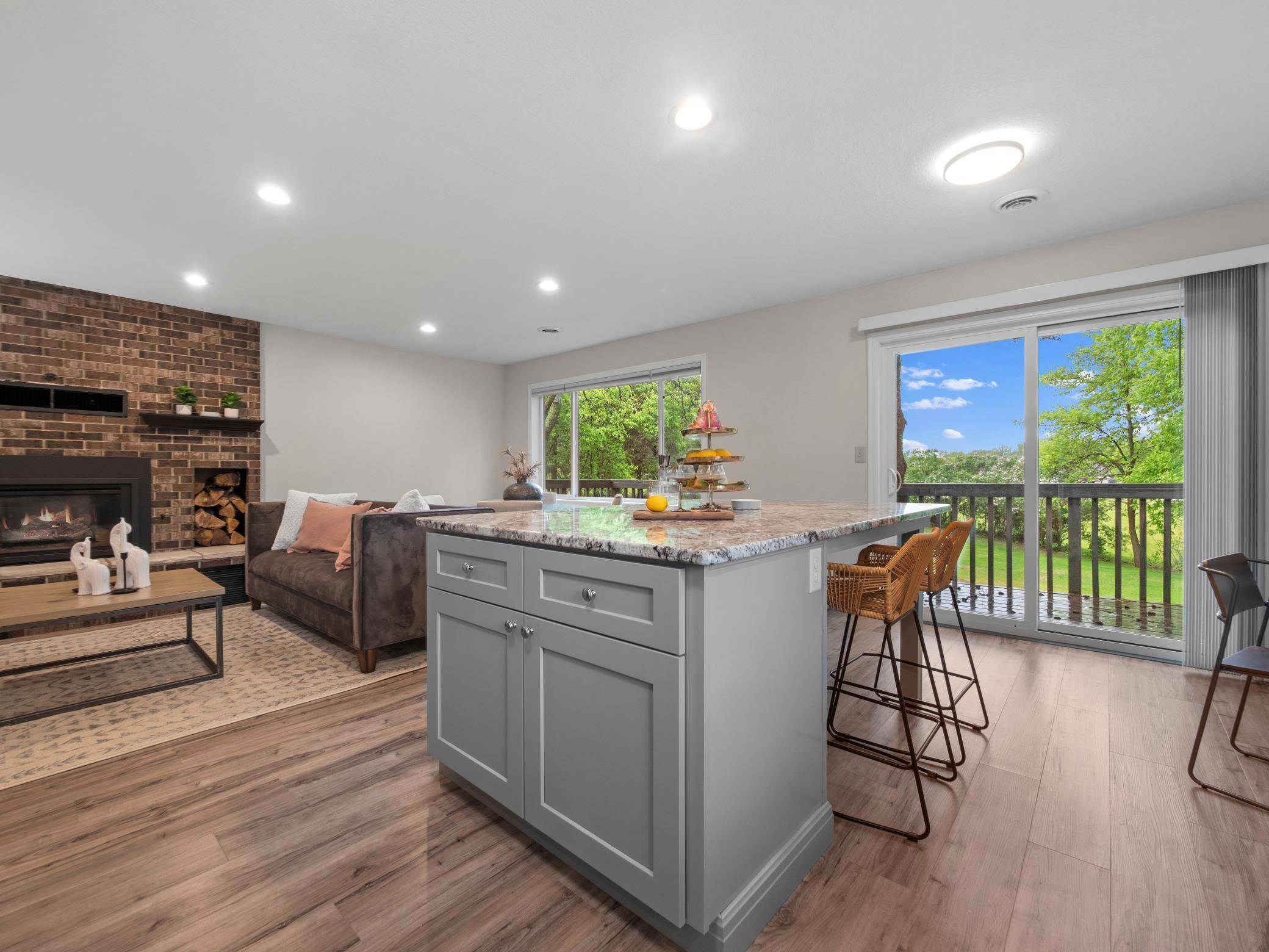Alexandria, MN 56308,2908 Crestwood DR NE