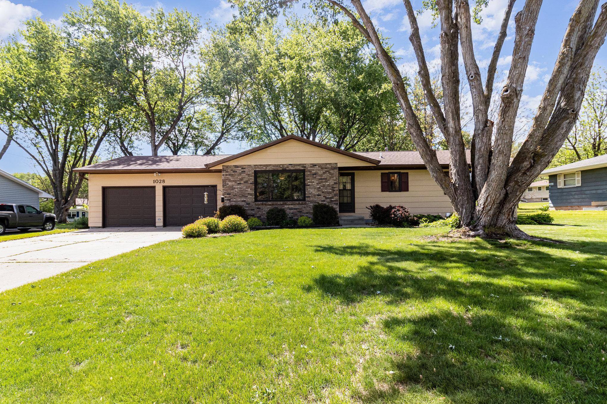 Red Wing, MN 55066,1028 Cottonwood AVE