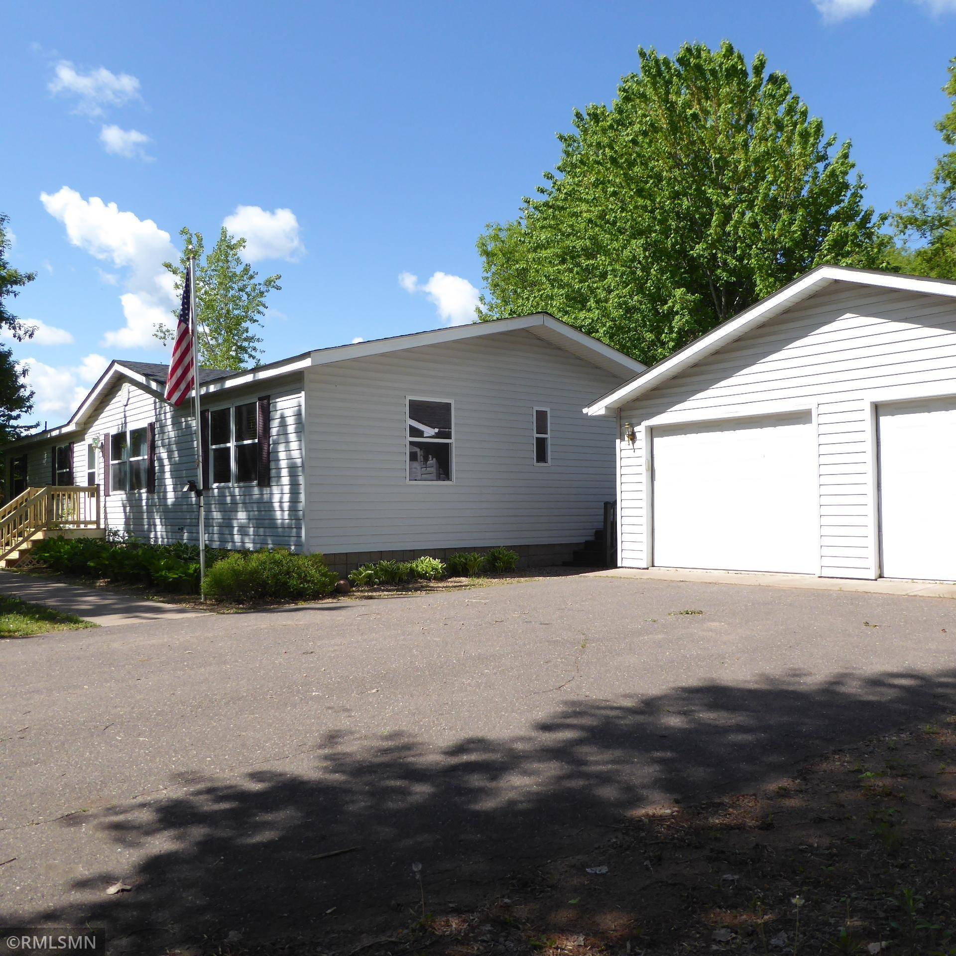 Hinckley, MN 55037,204 Sullivan AVE S
