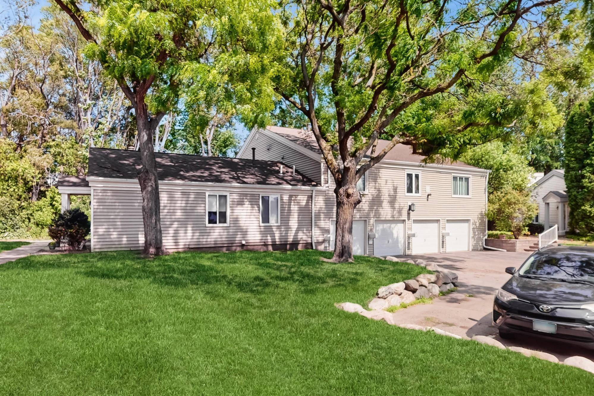 Bloomington, MN 55438,7401 Landau DR