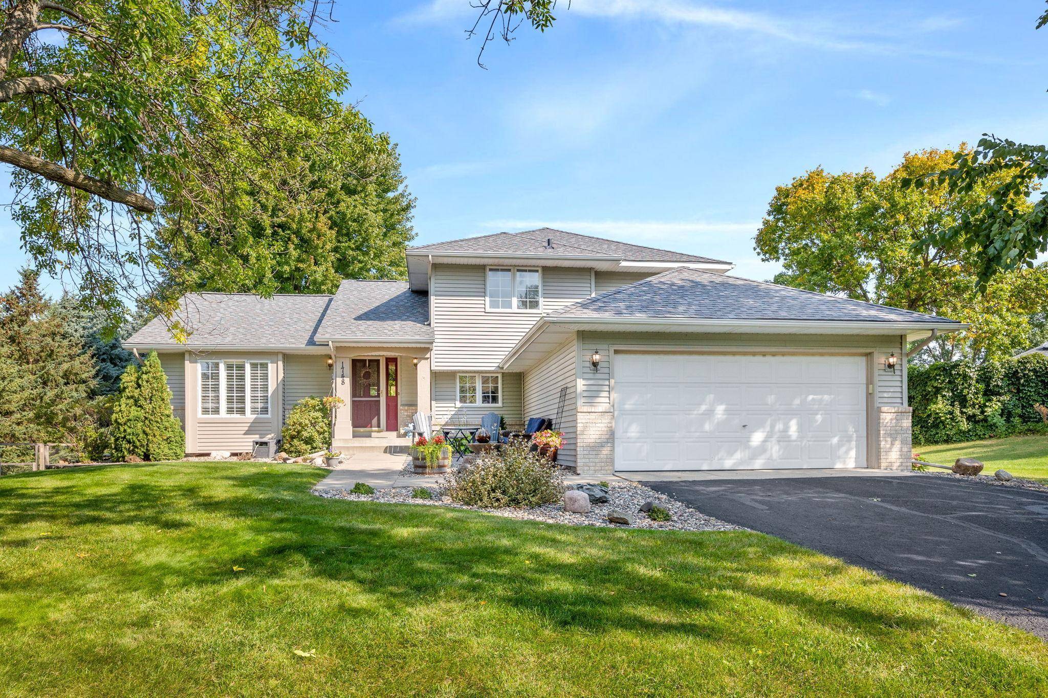 Chanhassen, MN 55317,1748 Valley Ridge PL