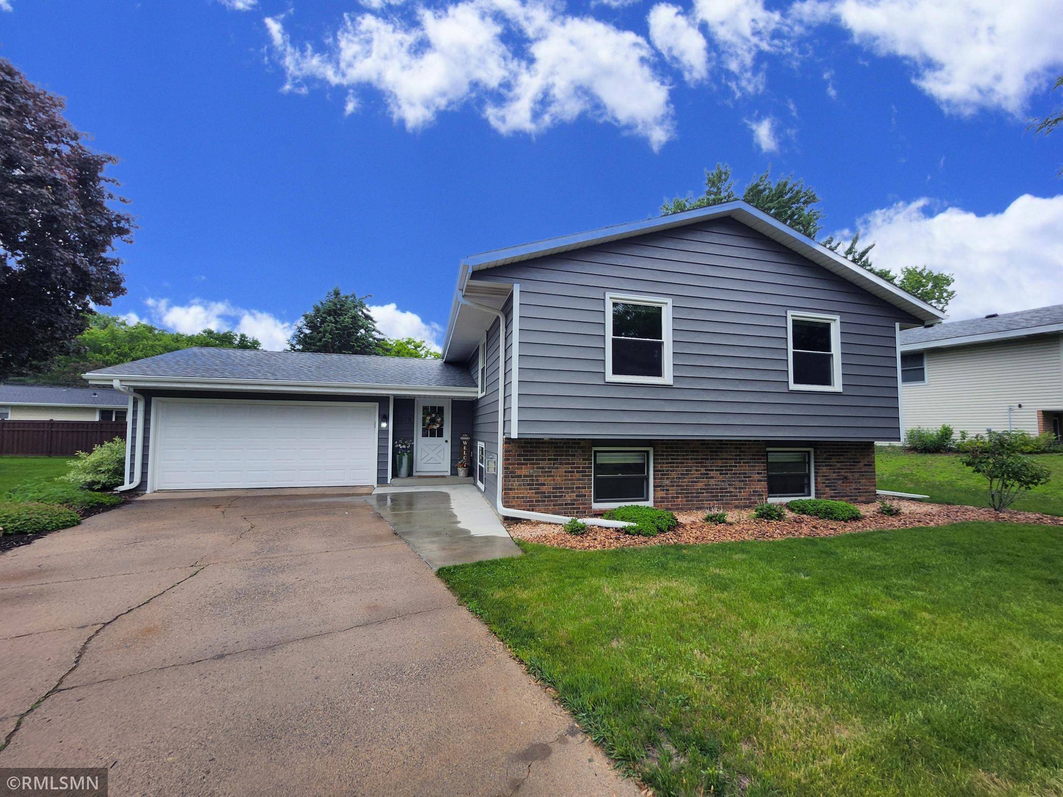 West Saint Paul, MN 55118,1879 Carol LN
