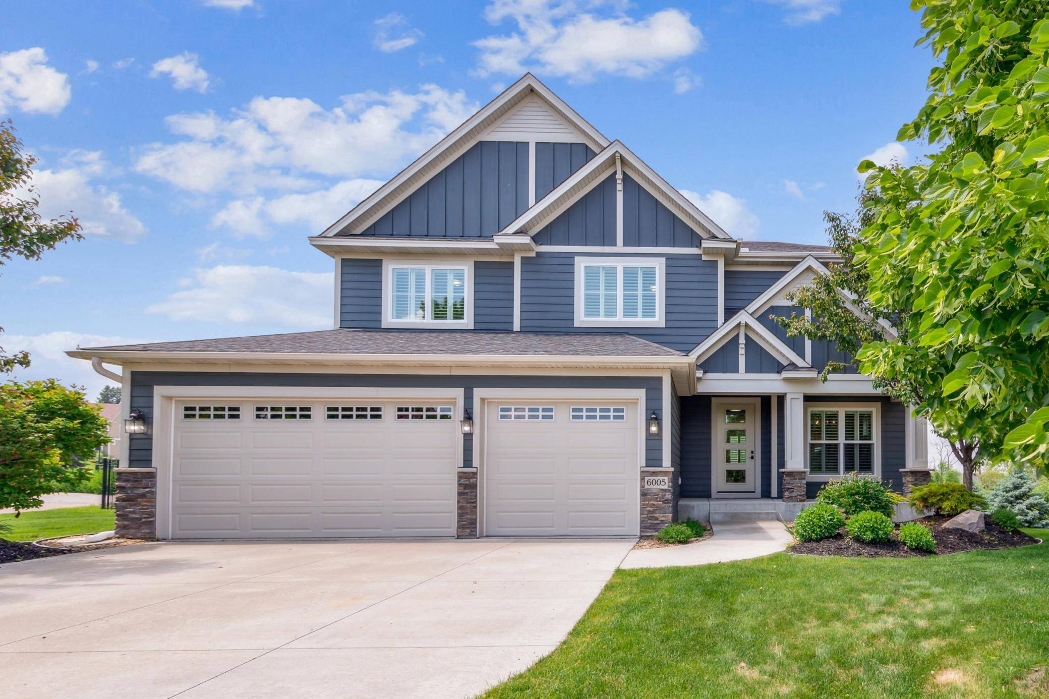 Minneapolis, MN 55446,6005 Comstock LN N
