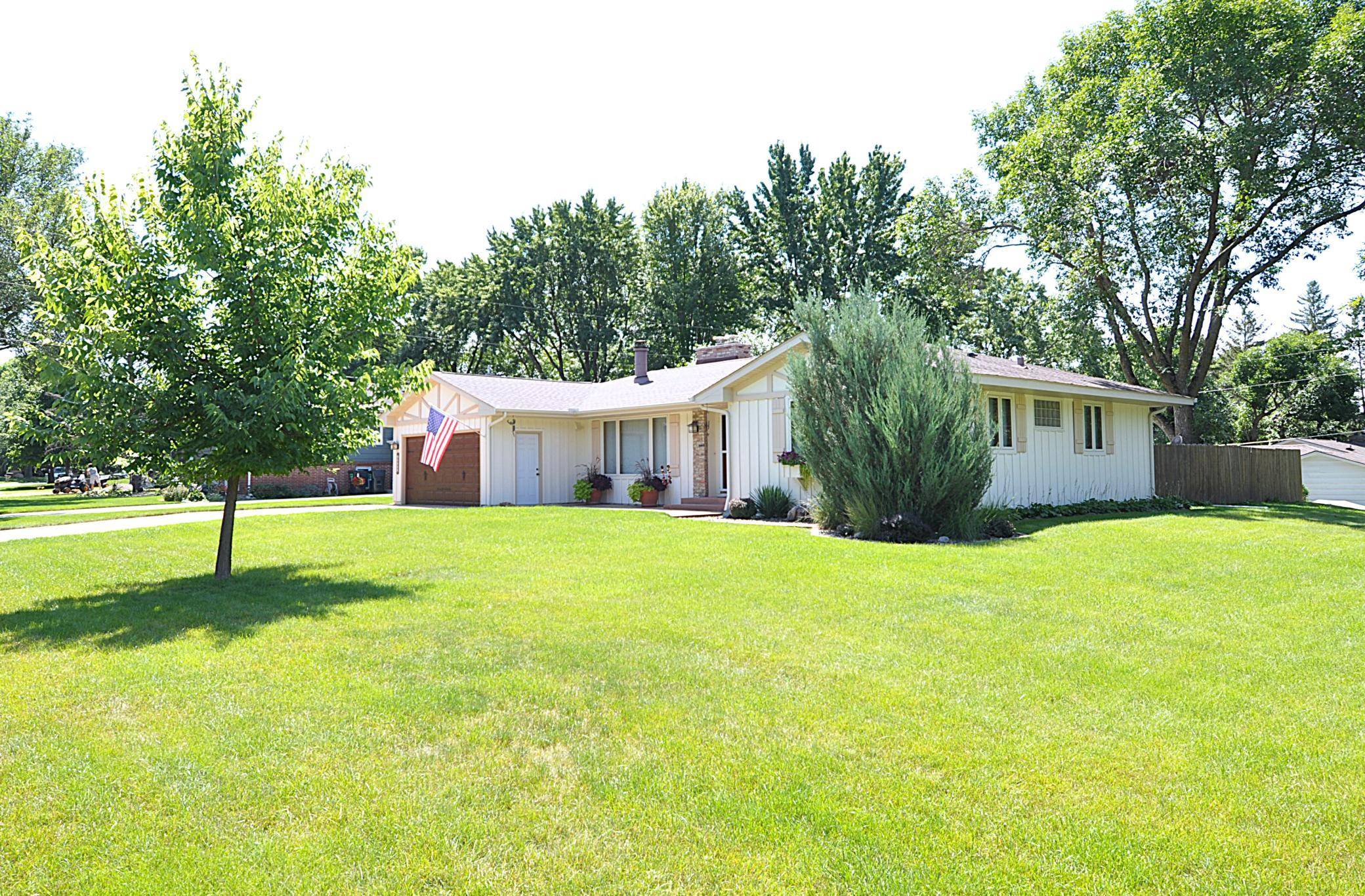 Burnsville, MN 55337,13200 Oakland DR