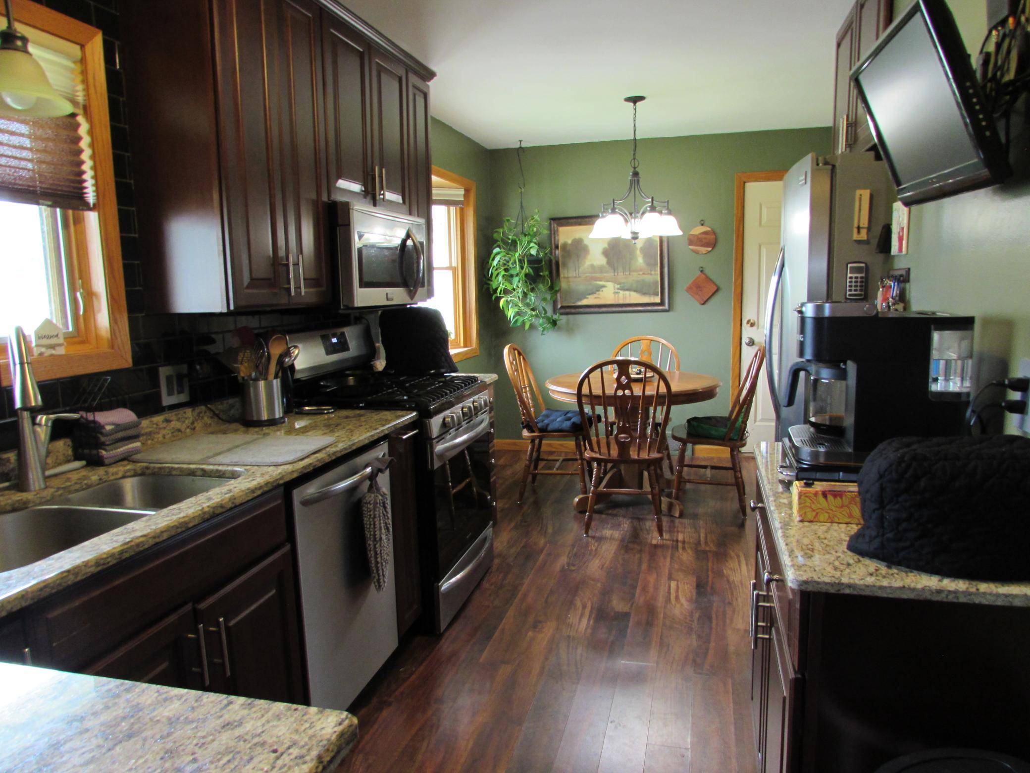 Fairmont, MN 56031,933 Hampton ST