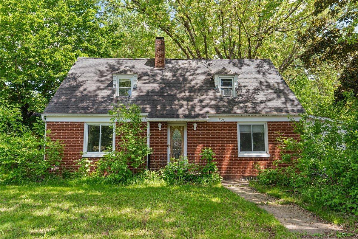 Hammond, WI 54015,950 Clark ST