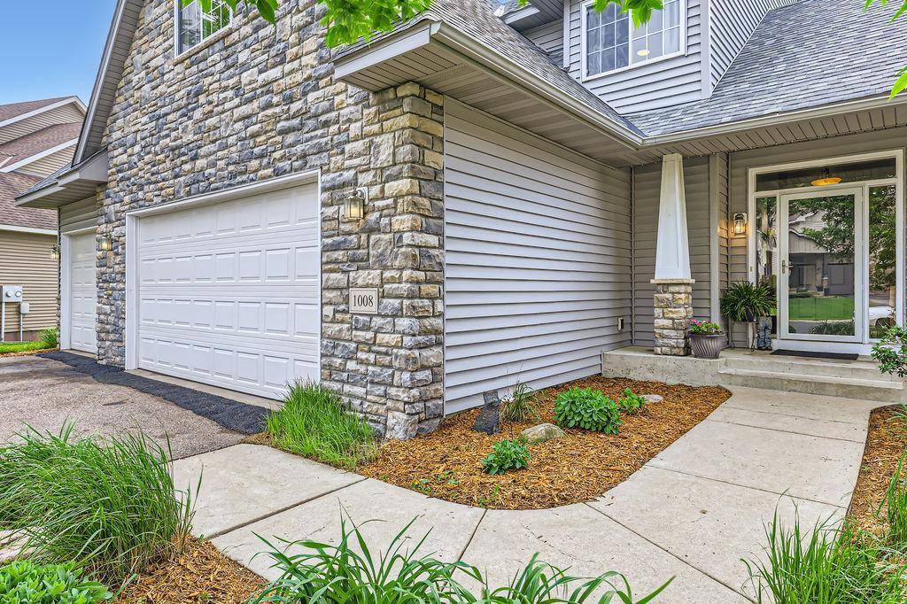 New Prague, MN 56071,1008 9th Street CT SE