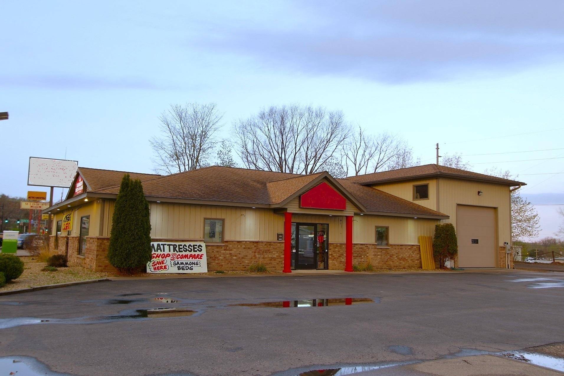 Red Wing, MN 55066,1112 Main ST