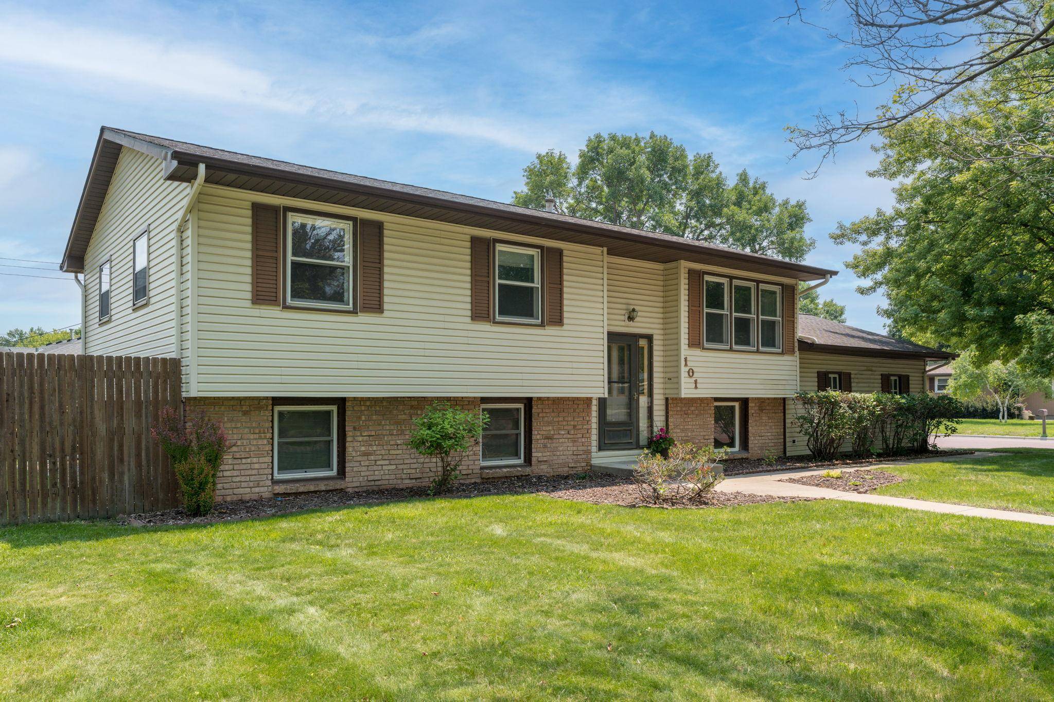 Mankato, MN 56001,101 Marabou DR