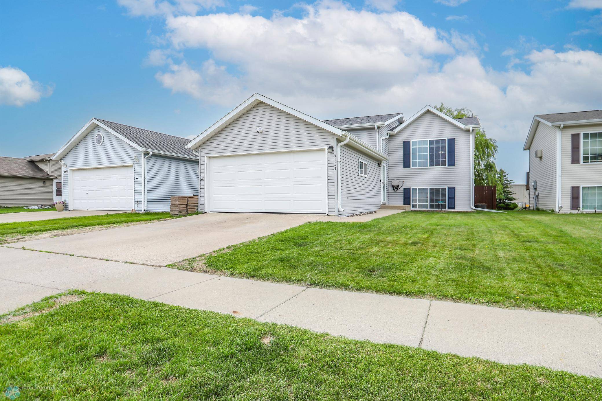 Fargo, ND 58103,5124 10th AVE S