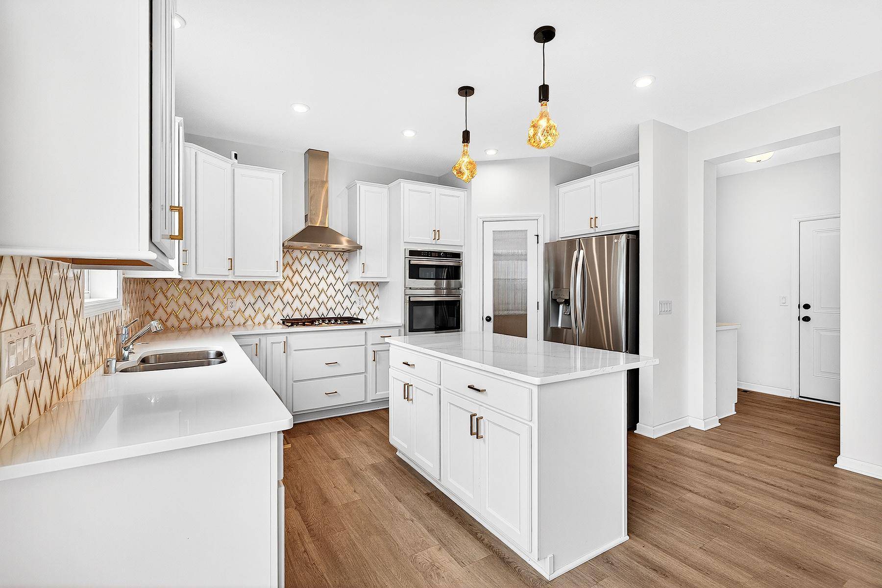 Minnetrista, MN 55331,4316 Woodland Cove Pkwy