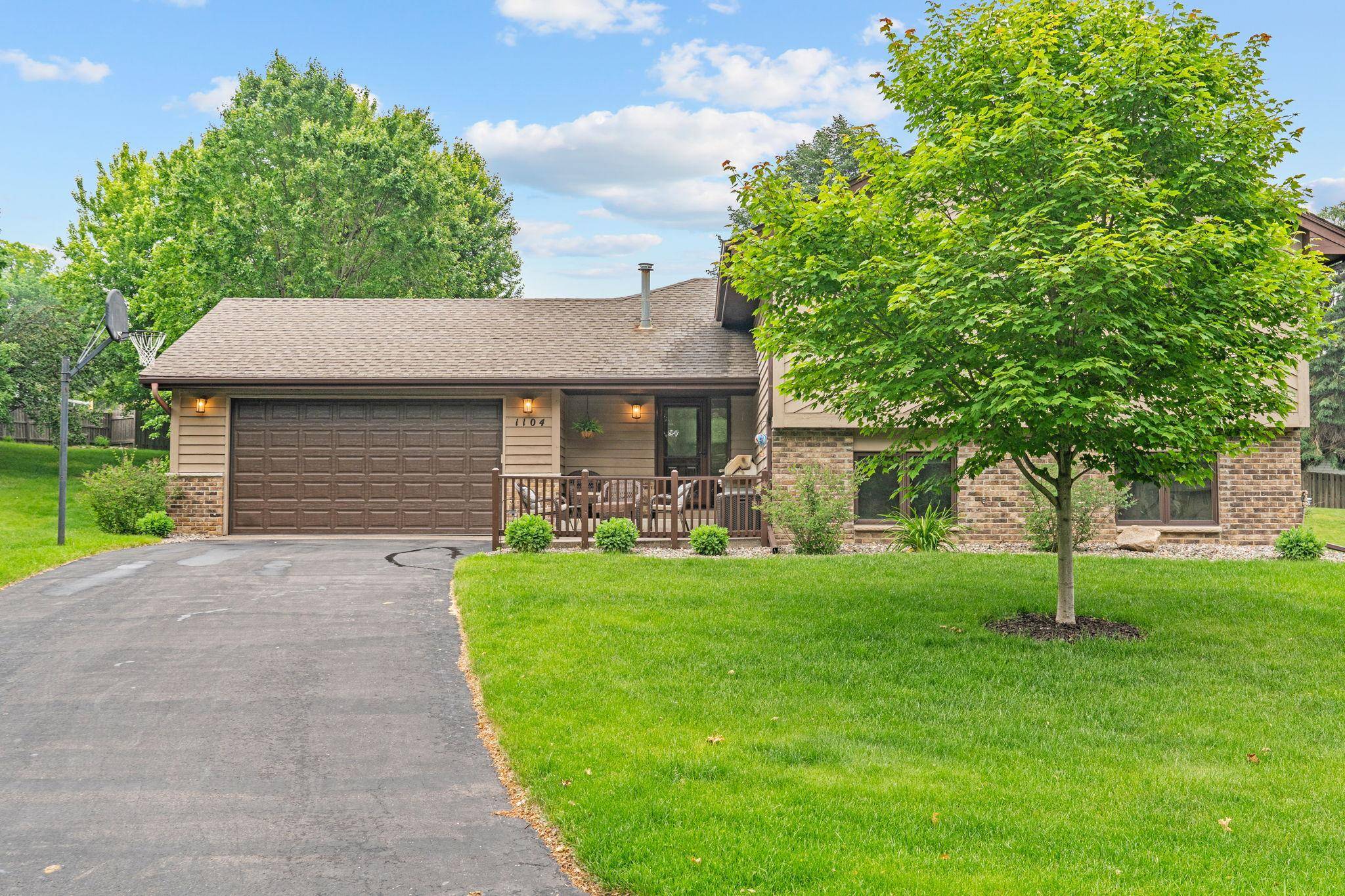Burnsville, MN 55306,1104 Lavon LN