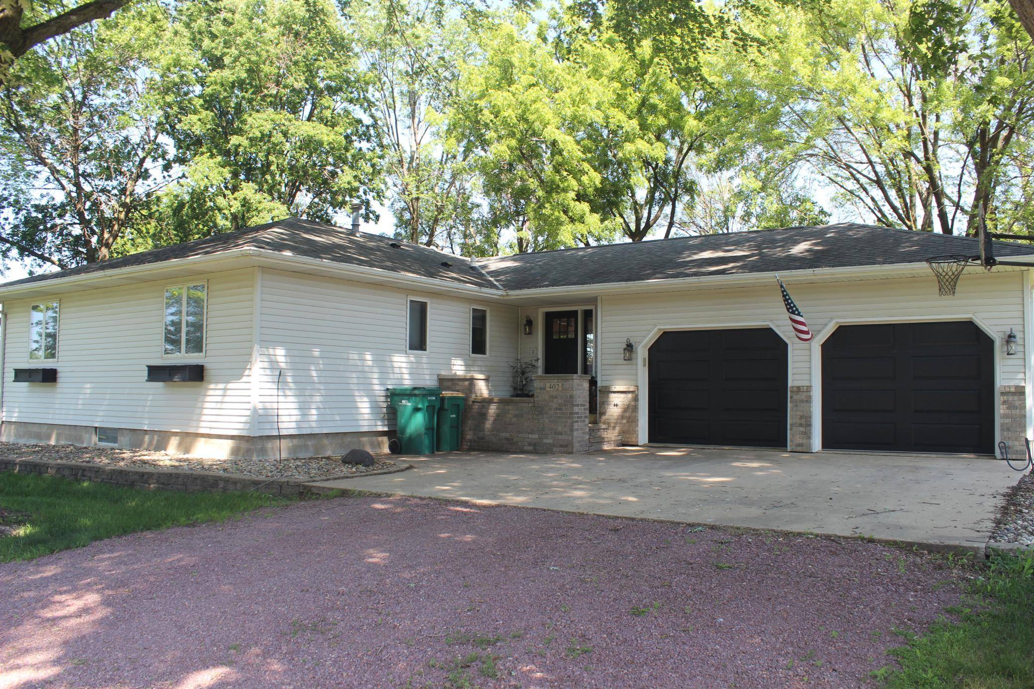 Sherburn, MN 56171,402 W 1st ST