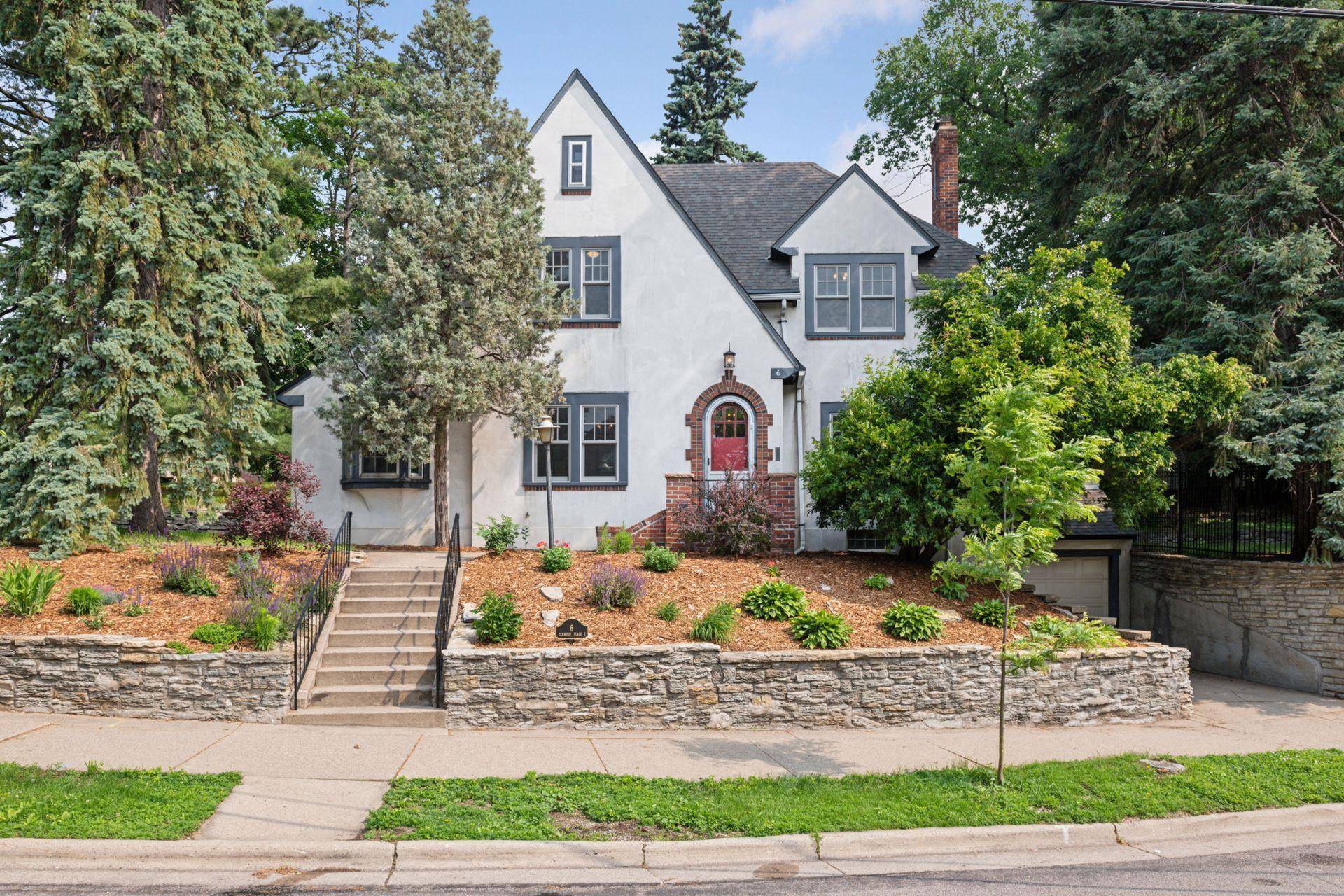 Minneapolis, MN 55419,6 Elmwood PL E