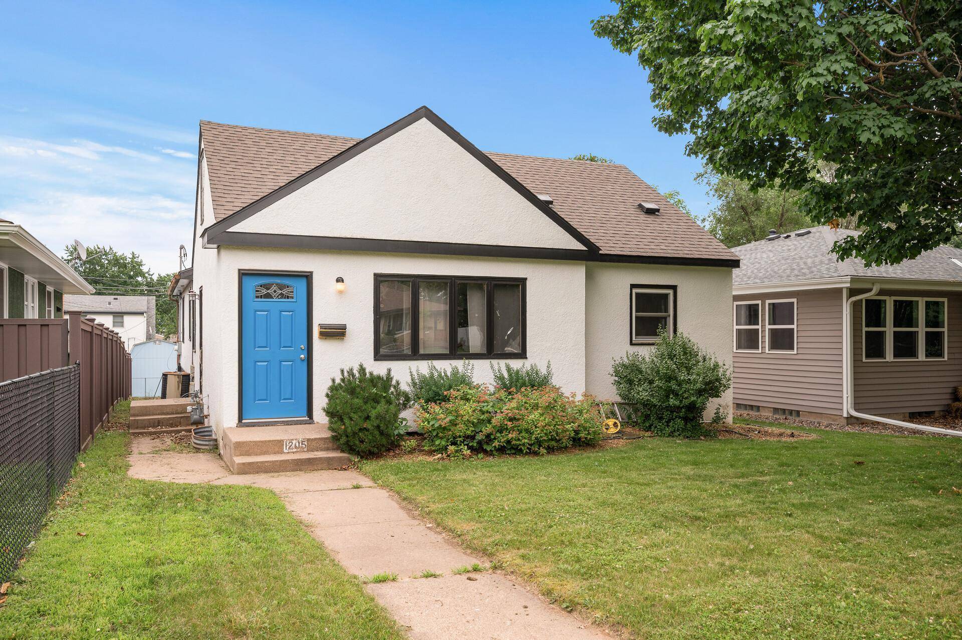 South Saint Paul, MN 55075,1205 8th AVE S