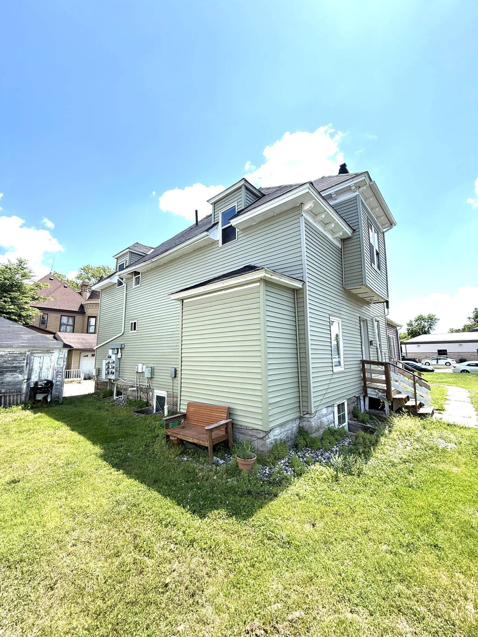 Litchfield, MN 55355,109 3rd ST