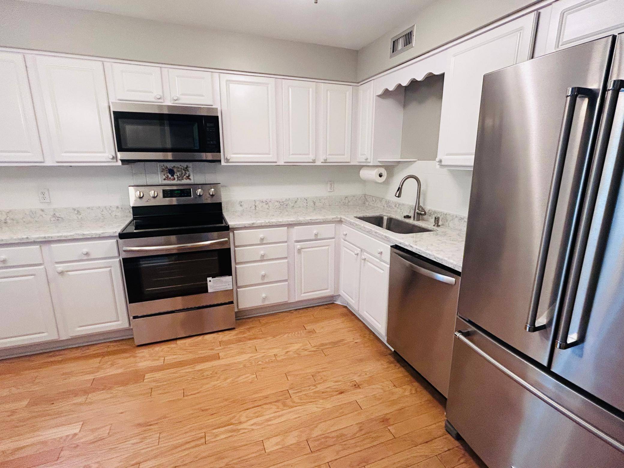 Mendota Heights, MN 55118,1860 Eagle Ridge DR