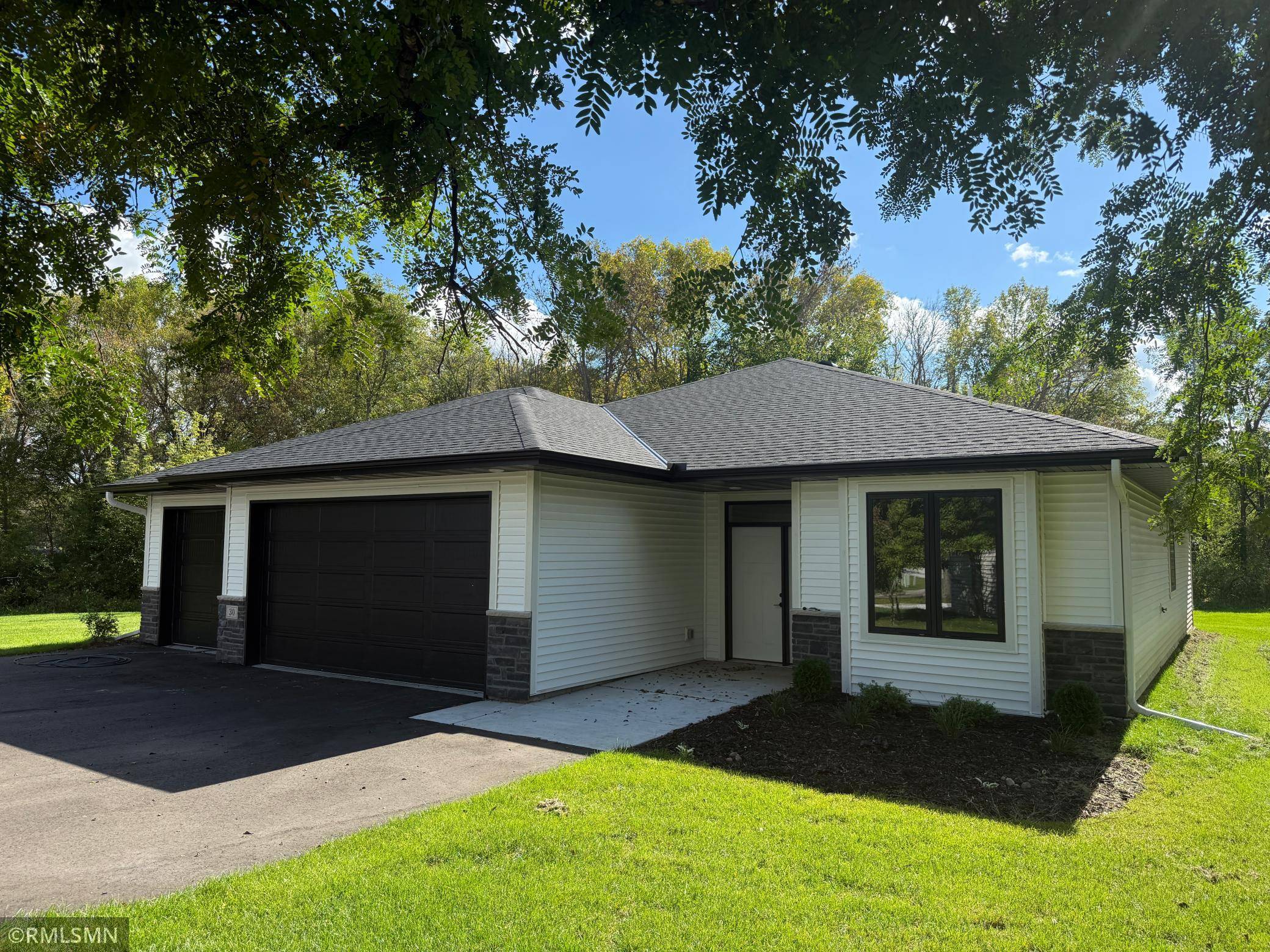 Annandale, MN 55302,30 Cedar CT