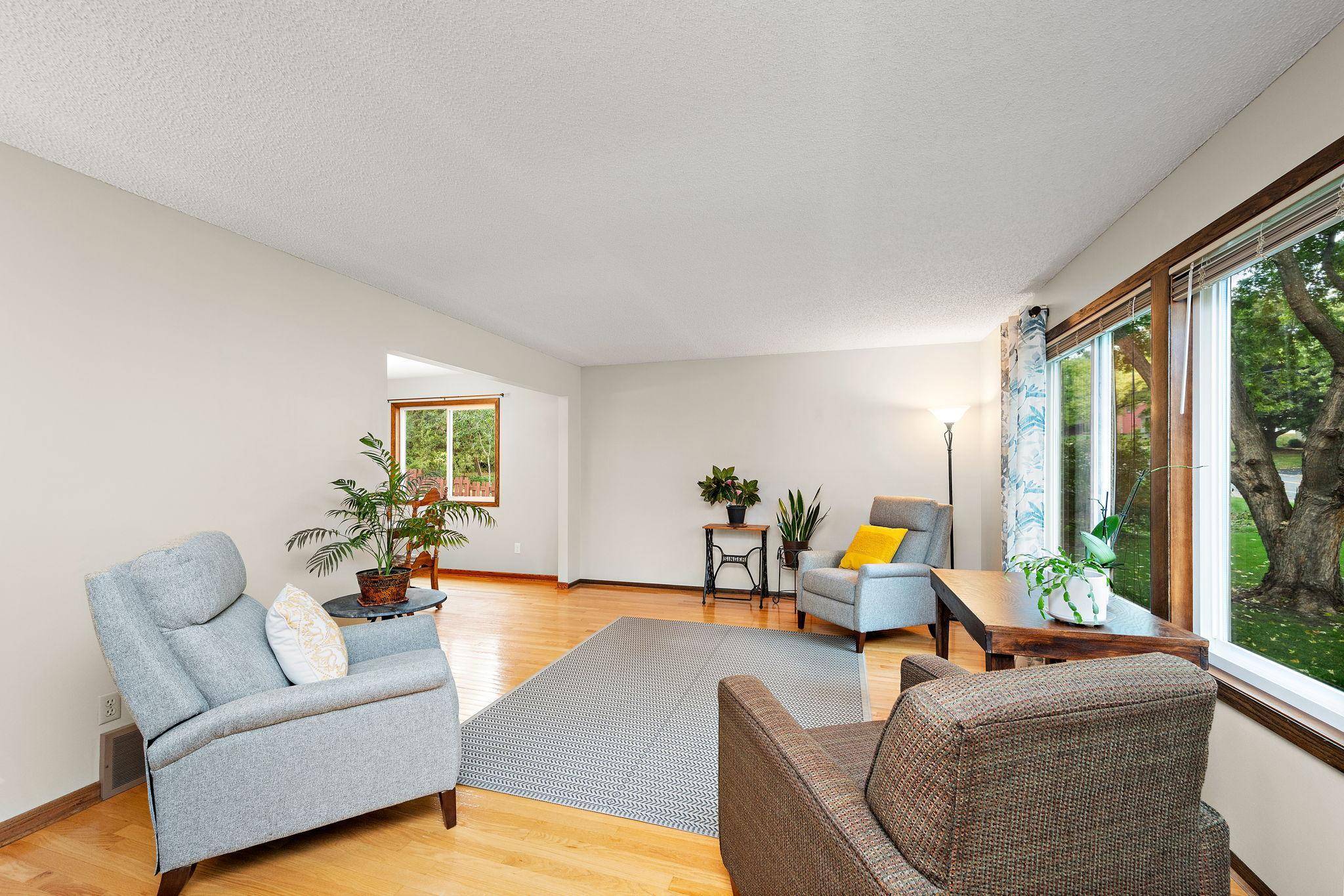 Minnetonka, MN 55345,5800 Scenic Heights DR