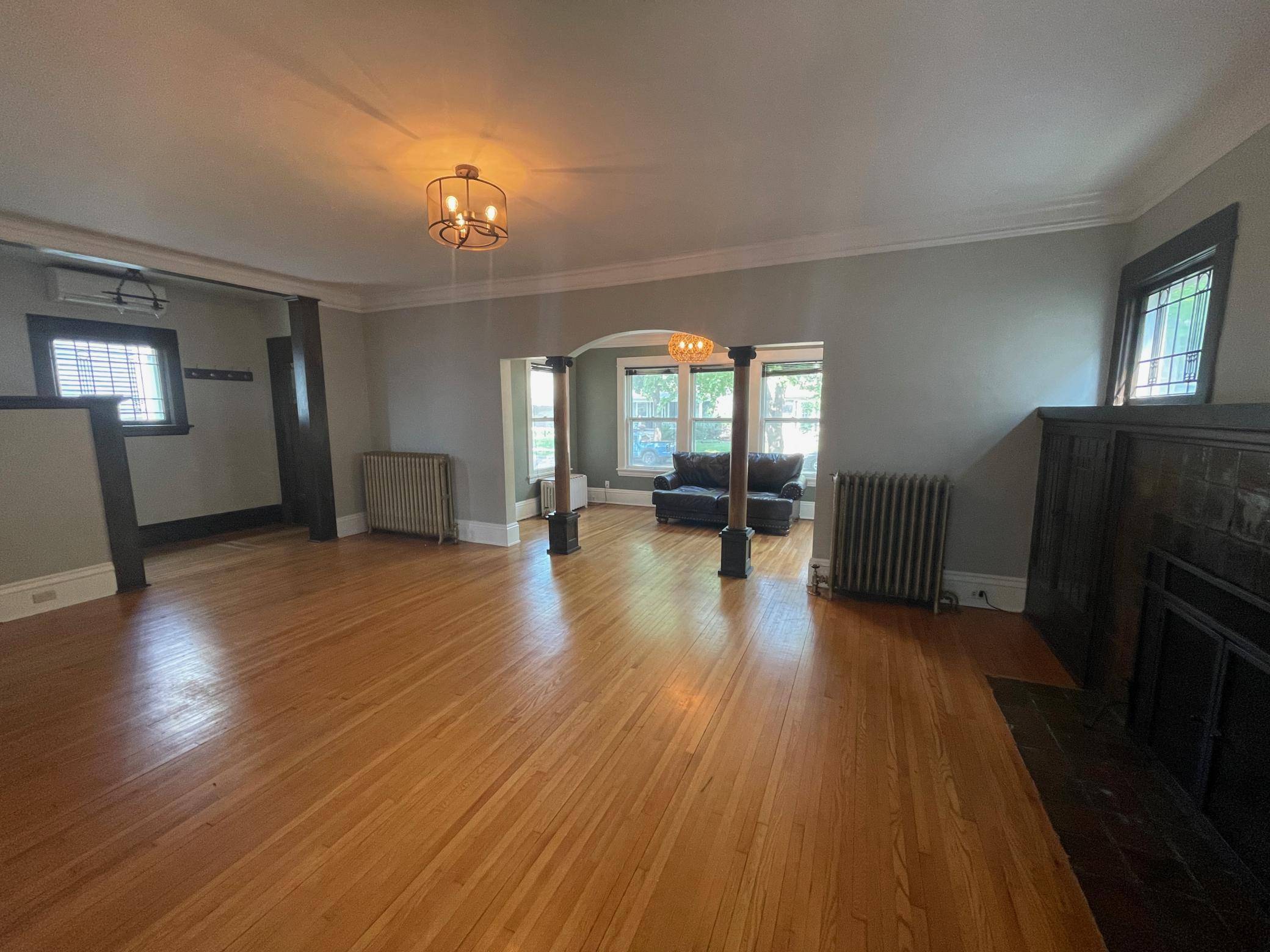 Minneapolis, MN 55408,AVE S