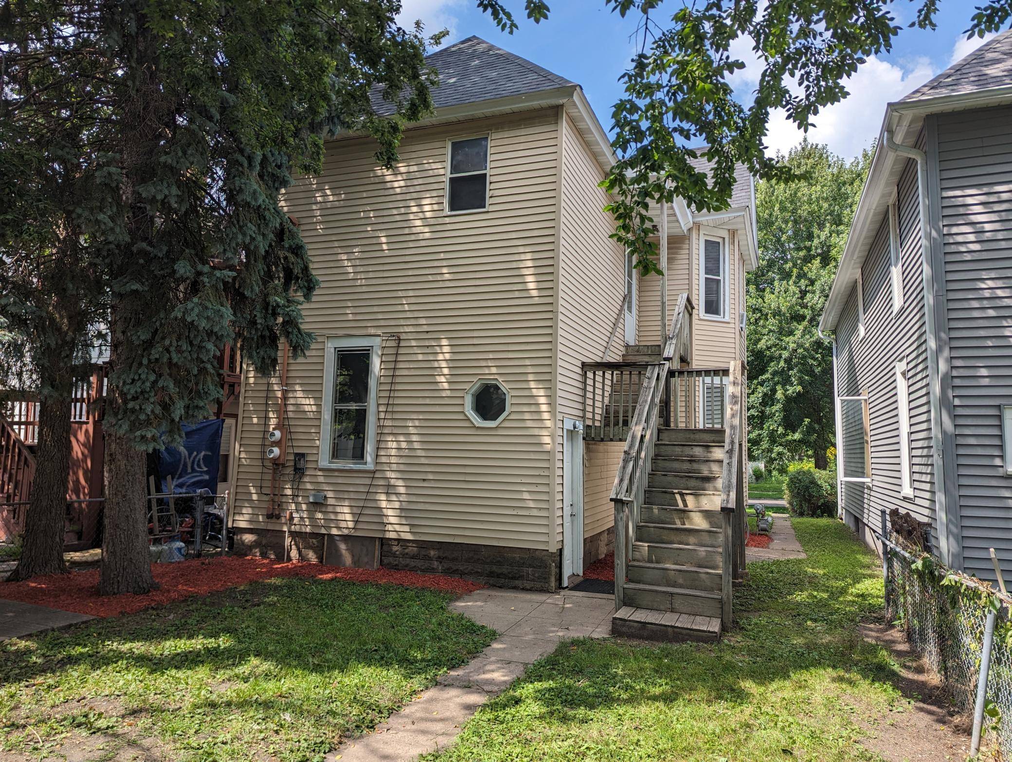 Saint Paul, MN 55104,784 Edmund AVE