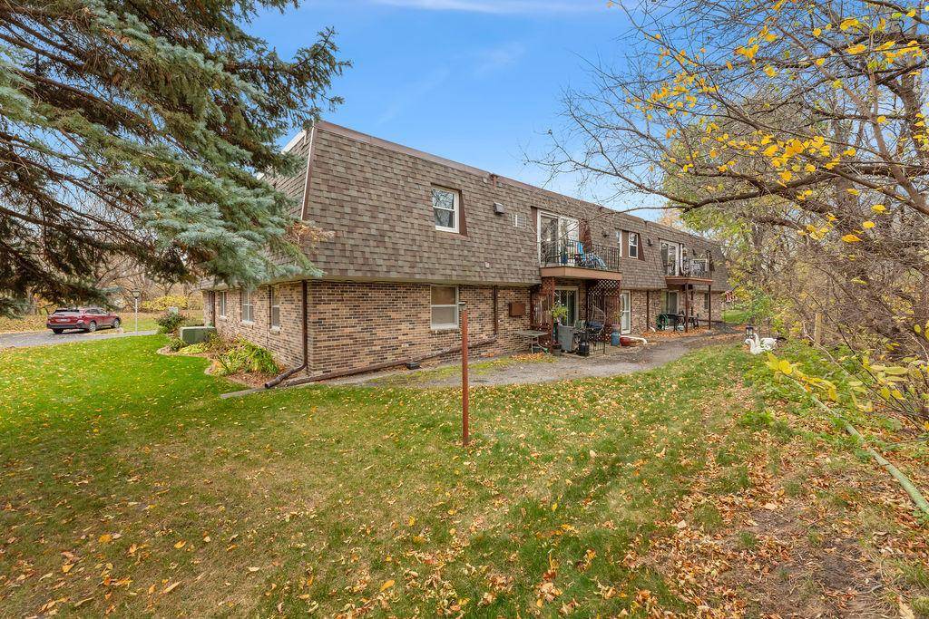 West Fargo, ND 58078,520 6th AVE W