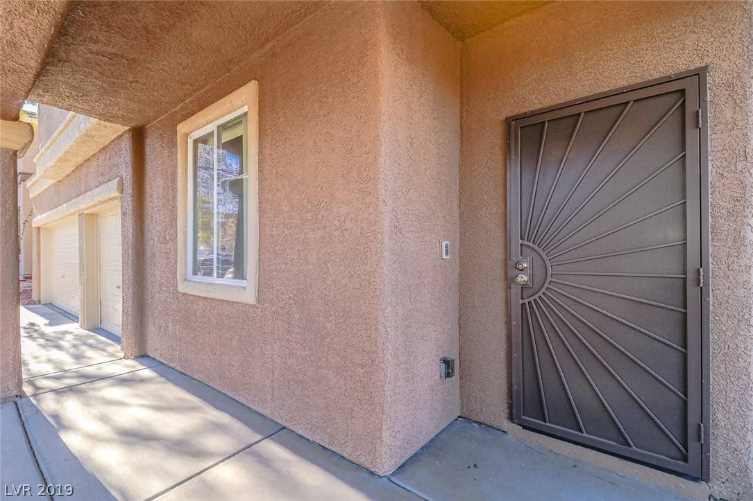 Henderson, NV 89012,51 EVVIE CT