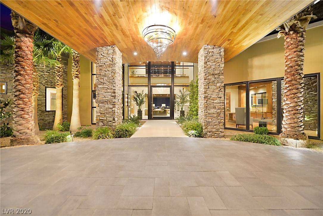 Henderson, NV 89012,731 DRAGON RIDGE DR