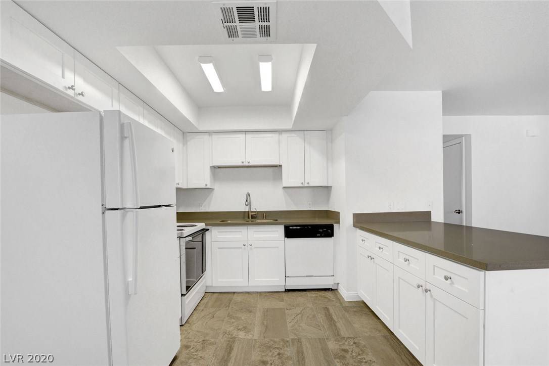 Las Vegas, NV 89128,913 ROCKVIEW DR #201
