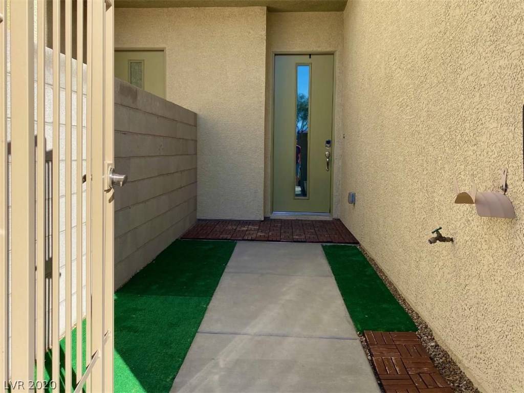 North Las Vegas, NV 89084,6466 CINNAMON HAZLENUT ST