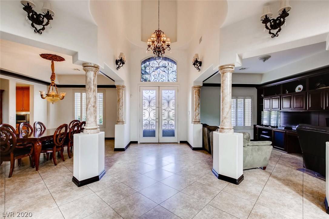 Las Vegas, NV 89117,1711 Songlight CT
