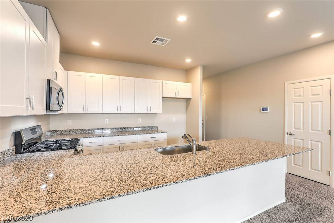 North Las Vegas, NV 89084,7553 BRODY MEADOWS ST #261