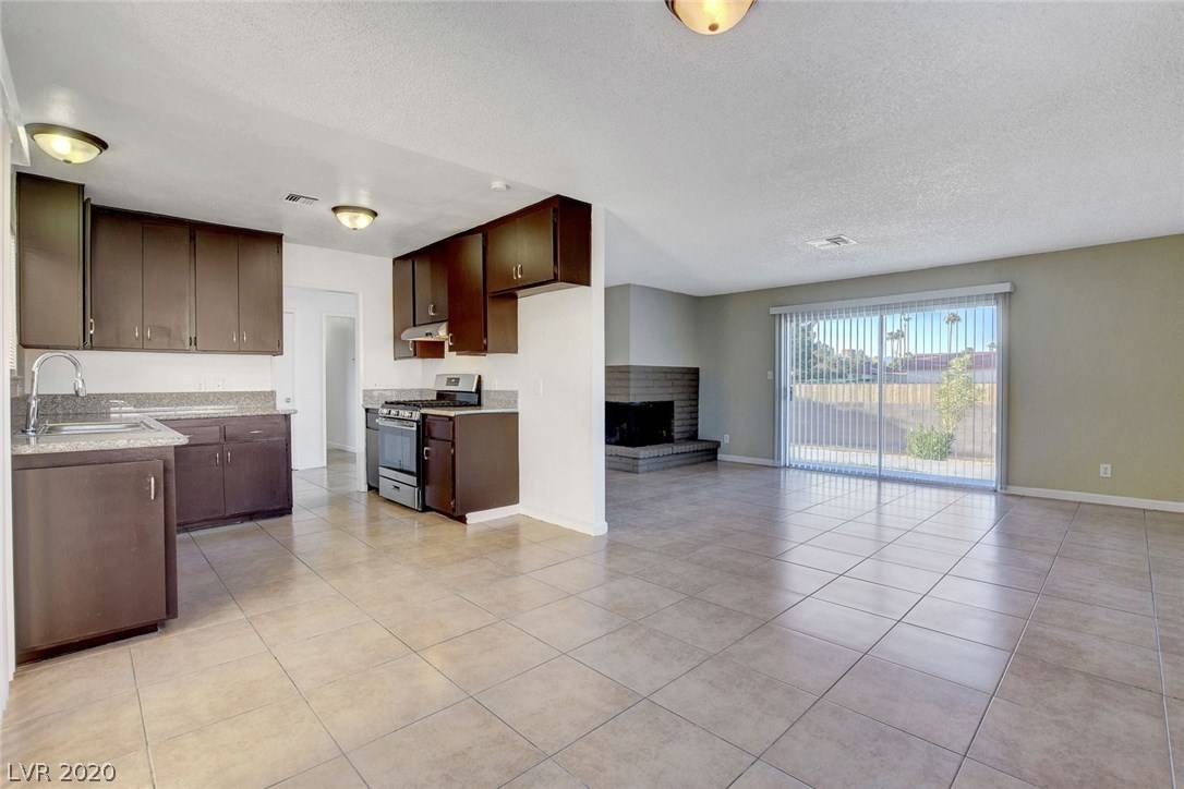 Las Vegas, NV 89110,5594 CARTWRIGHT AVE