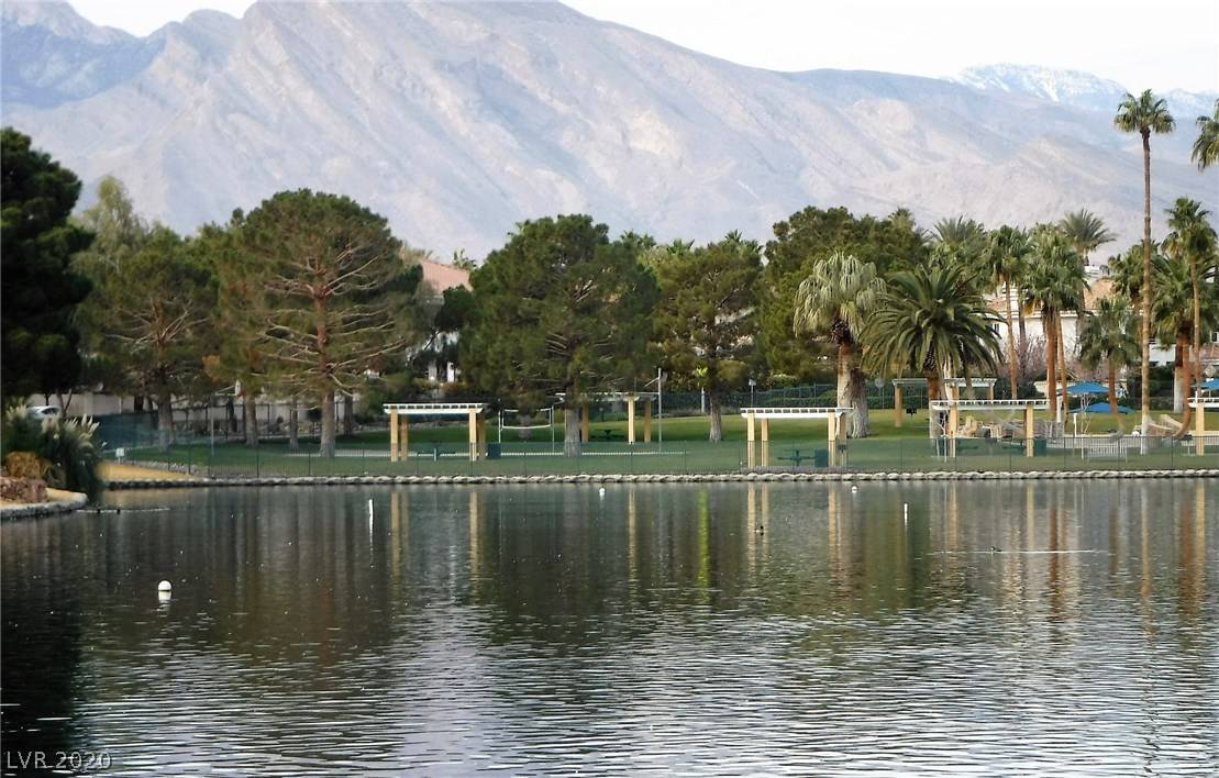 Las Vegas, NV 89128,3150 SOFT BREEZES DR #2215