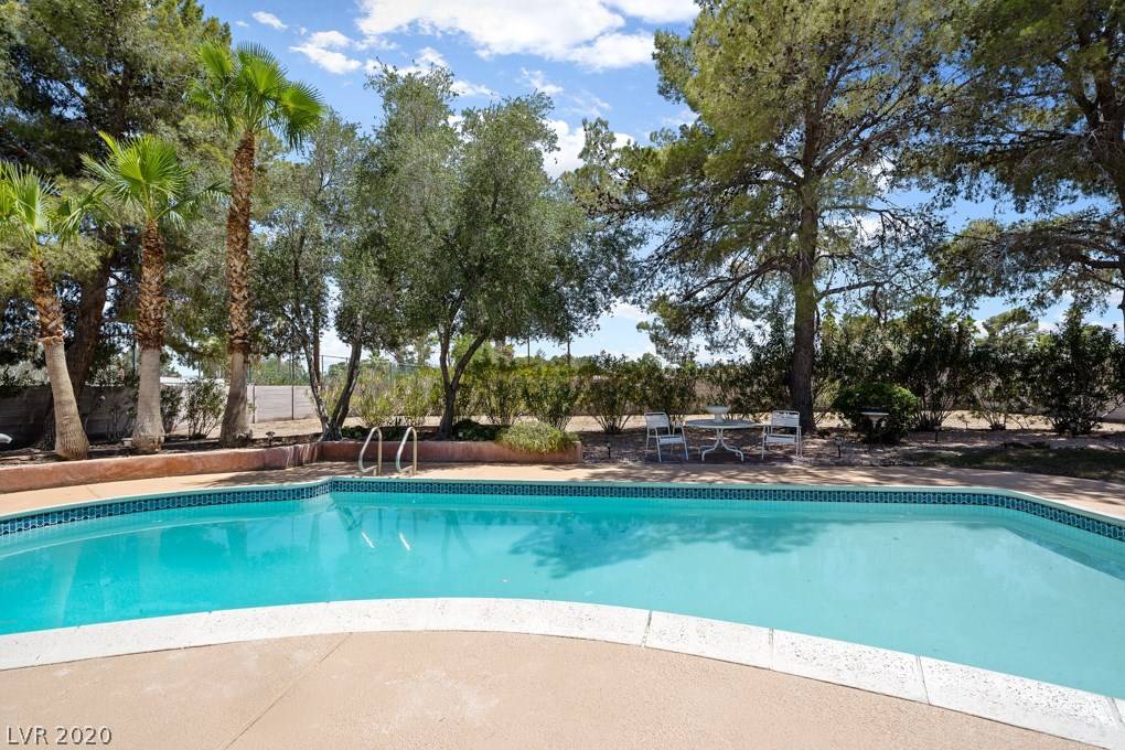Las Vegas, NV 89146,5745 Holmby AVE