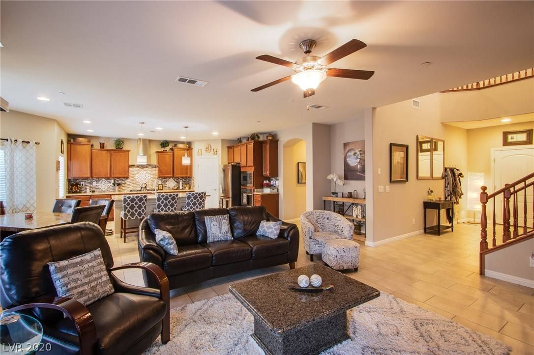 Henderson, NV 89012,156 Dunblane ST