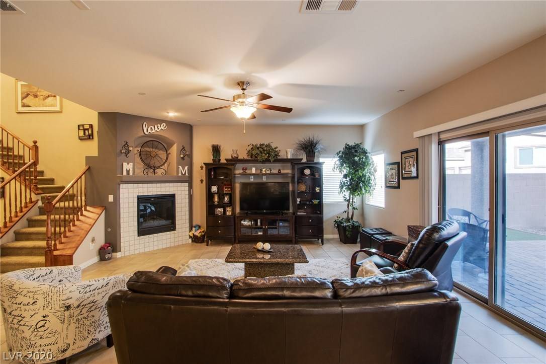 Henderson, NV 89012,156 Dunblane ST