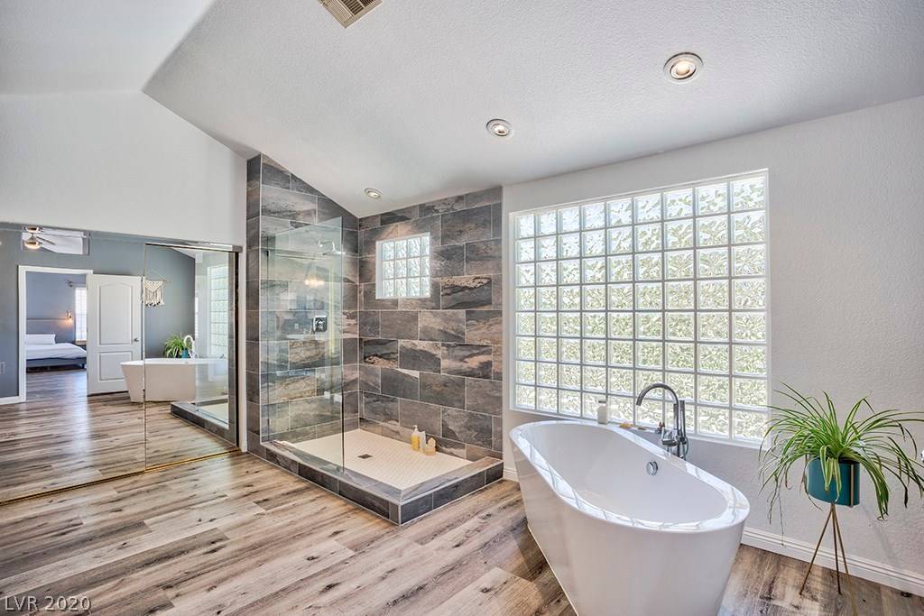 Las Vegas, NV 89117,9344 Sienna Vista DR