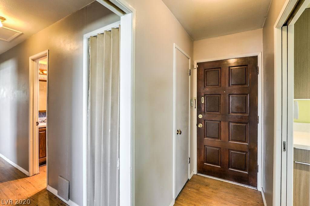 Las Vegas, NV 89108,905 Oasis CIR