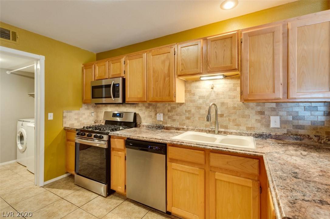 Henderson, NV 89015,694 Corte Madera AVE