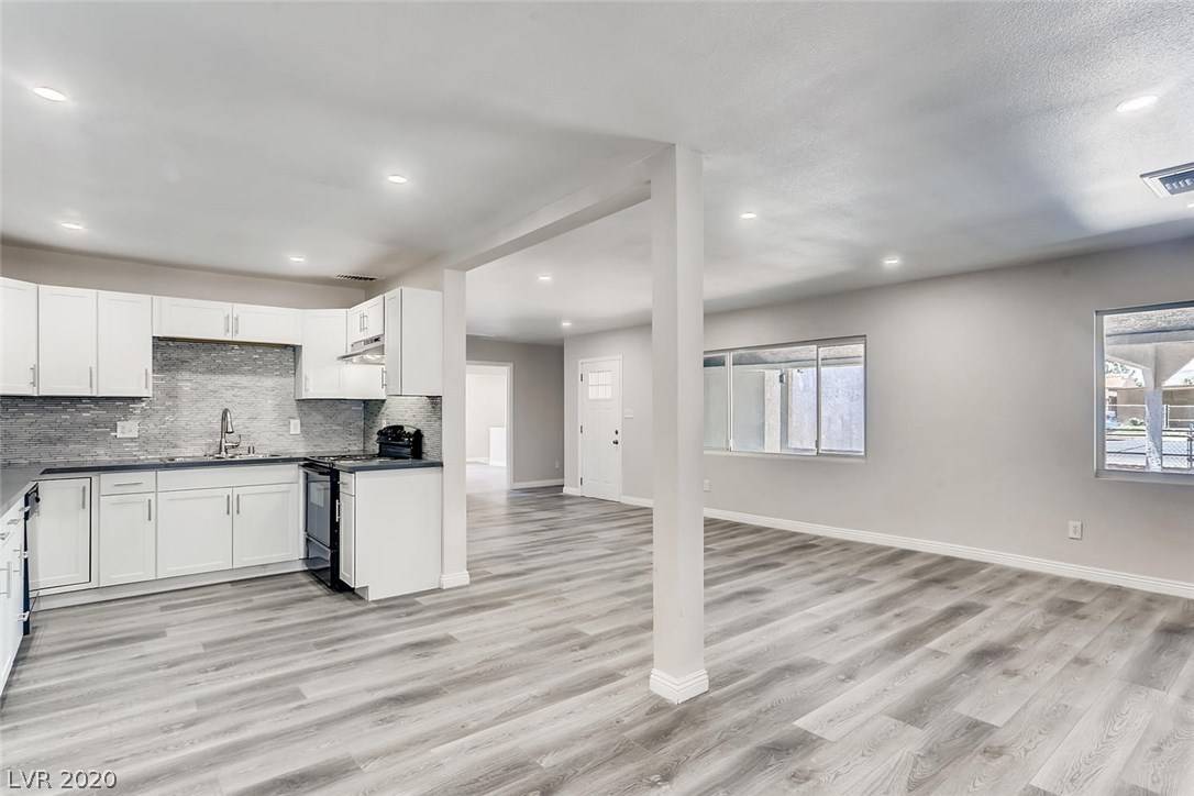 Las Vegas, NV 89107,907 Essex East DR