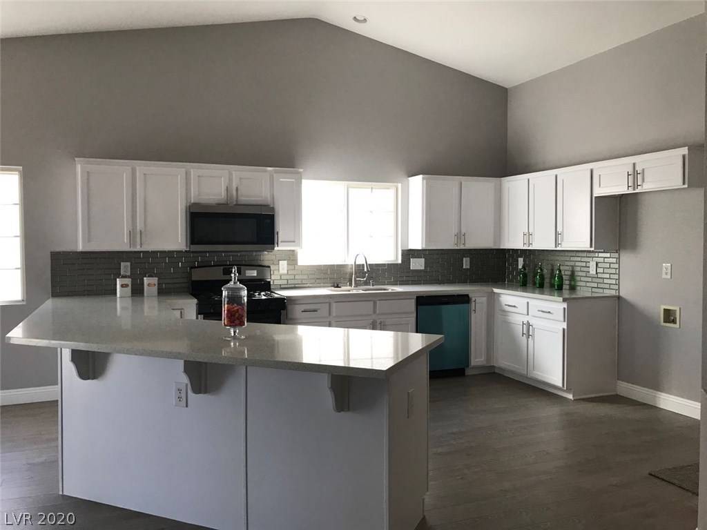 Las Vegas, NV 89130,5516 Honey Mesquite LN