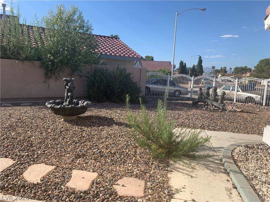 Las Vegas, NV 89103,4001 Tangerine CT