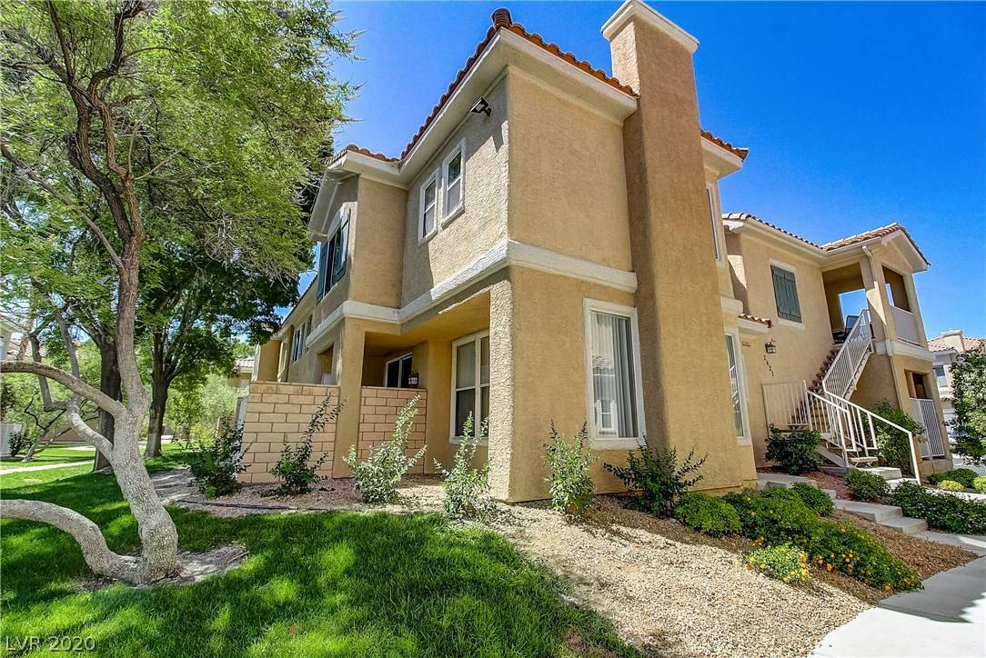 Henderson, NV 89012,251 Green Valley Pkwy #2811