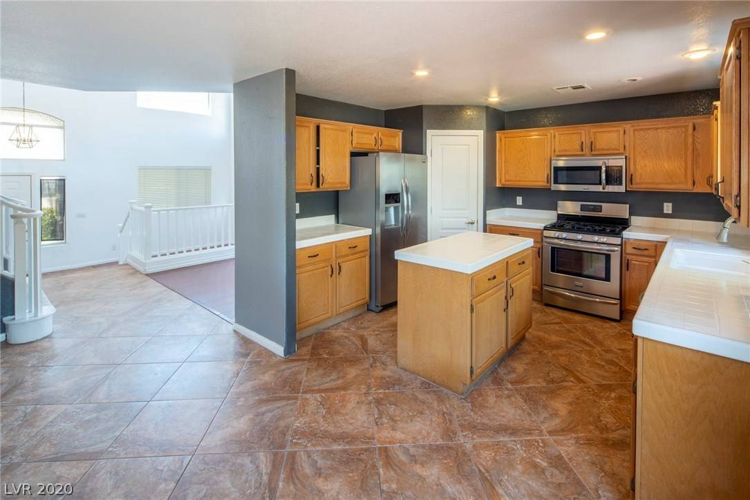Las Vegas, NV 89147,3734 Climbing Rose ST