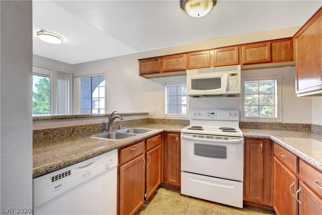 Las Vegas, NV 89128,7720 Secret Shore DR #205