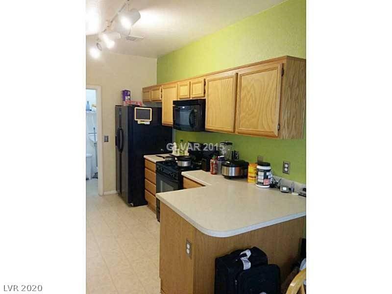 Henderson, NV 89012,72 Brown Swallow WAY